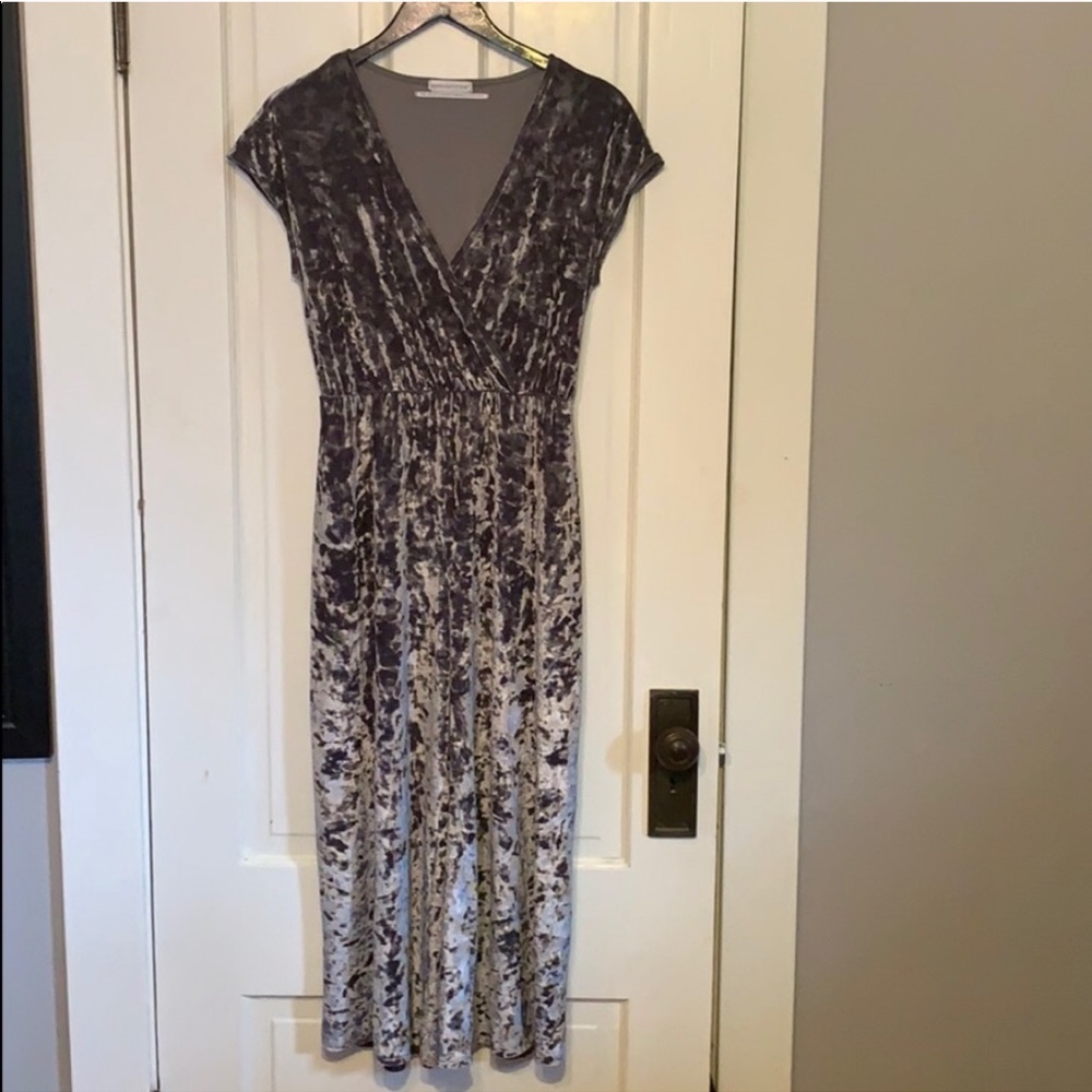 Urban Outfitters Silver Velvet Cropped Jumpsuit(M)